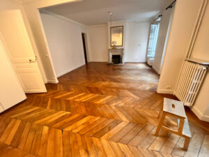 Psoe de parquet Saint-mandé 94 ,Pose de parquet en bois massif, stratifié, huilé ou encore ciré, parquet design, parquet contemporain, parquet traditionnel, rénovation de parquet d’exception, notre équipe d’artisans menuisiers maitrise toutes les techniques de pose et de rénovation.